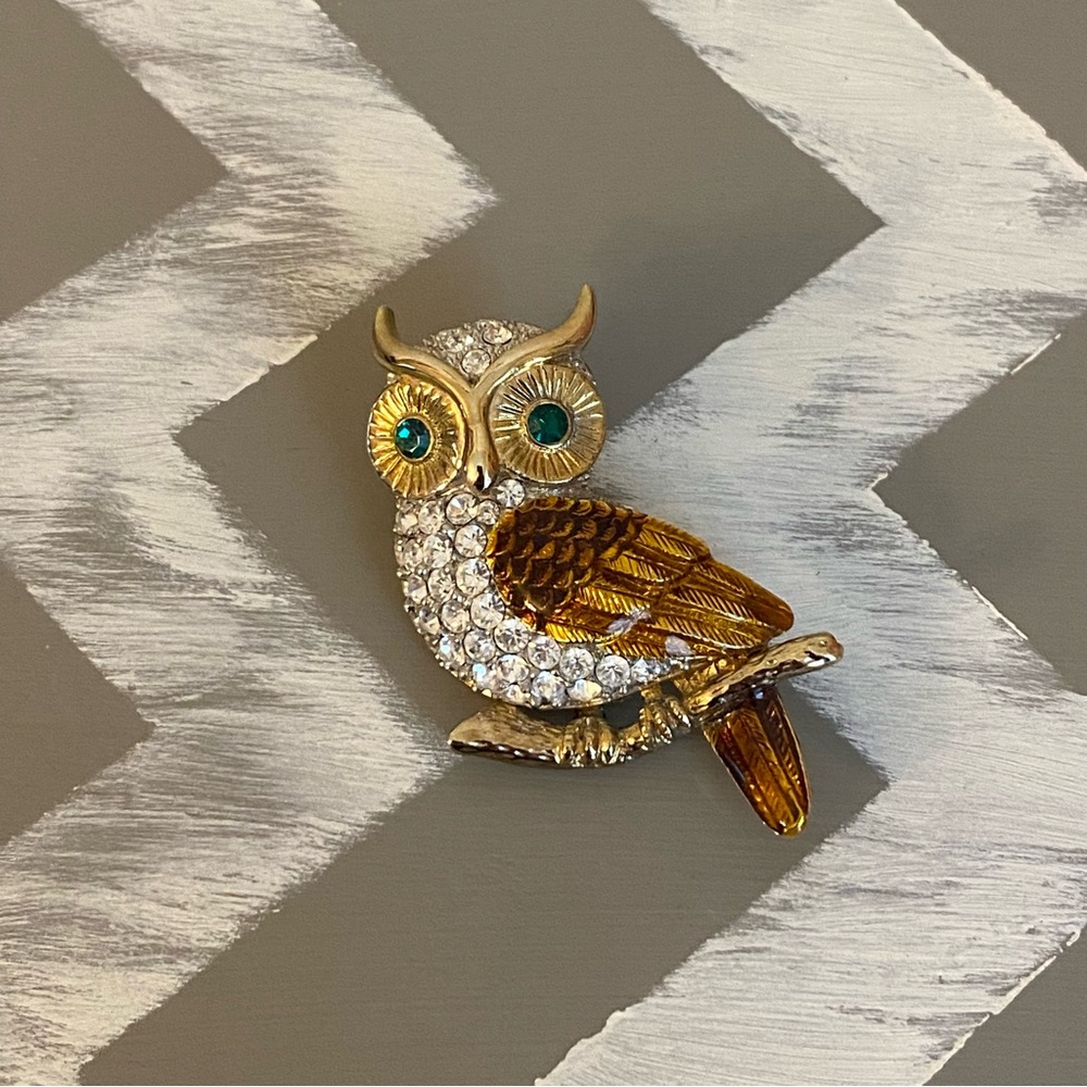 Vintage Gold Tone Owl Brooch | Rhinestone Body & Amber Enamel Wings - Picture 4 of 10